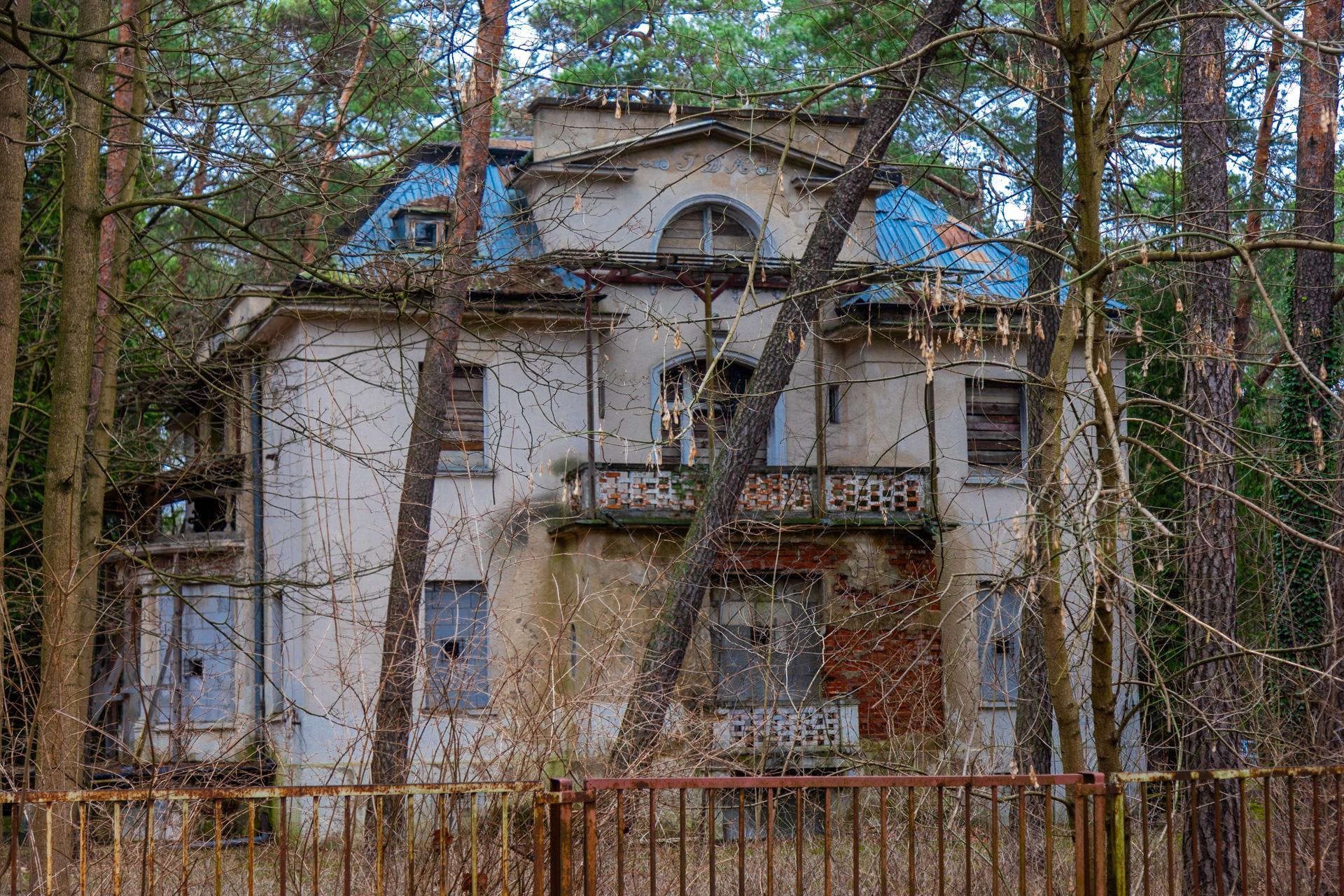 Konstancin-Jeziorna. Opuszczone wille - zobacz zdjęcia rezydencji, które kiedyś zachwycały