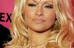Pamela Anderson już tak nie wygląda. Gwiazda Słonecznego patrolu zaskoczyła metamorfozą