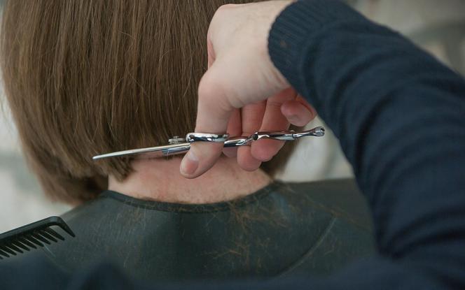 Kiedy otwarcie salonów fryzjerskich w województwie śląskim? Rząd przedstawił wstępną datę
