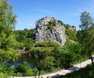 Napis I love Kielce obok Kieleckiego Centrum Kultury