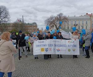 Przez centrum miasta przeszedł marsz świadomości autyzmu 