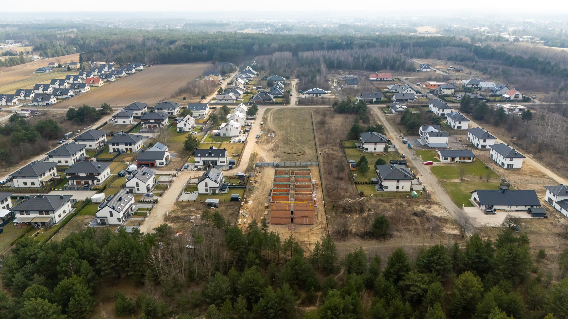 Kontrowersyjna budowa domu jednorodzinnego w Wieliszewie