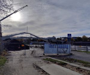 Kładka nad Wisłą nabiera kształtu! Zobacz, jak wygląda wielki sinus na nowej przeprawie