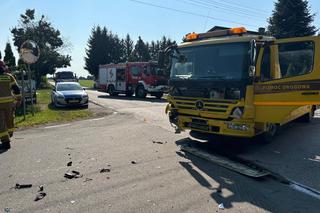 Wypadek w Siedliskach. Zderzenie osobówki i autolawety!