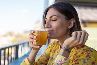 Kombucha - przepis, jak zrobić napój fermentowany grzybem herbacianym