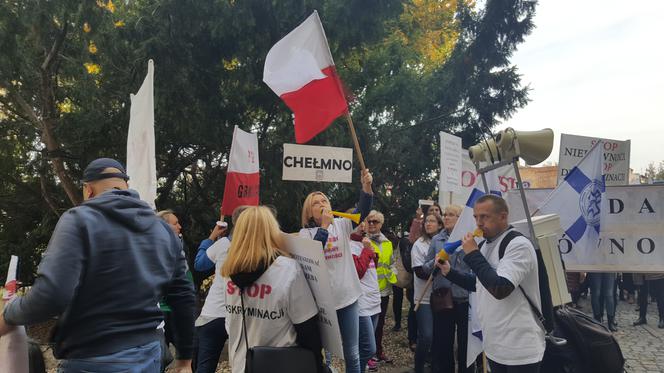 Pracownicy sanepidu w Bydgoszczy wyszli na ulice i zaprotestowali! [ZDJĘCIA]