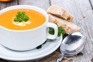 Zupa dyniowo-pomarańczowa: idealna na przyjęcie i nie tylko!