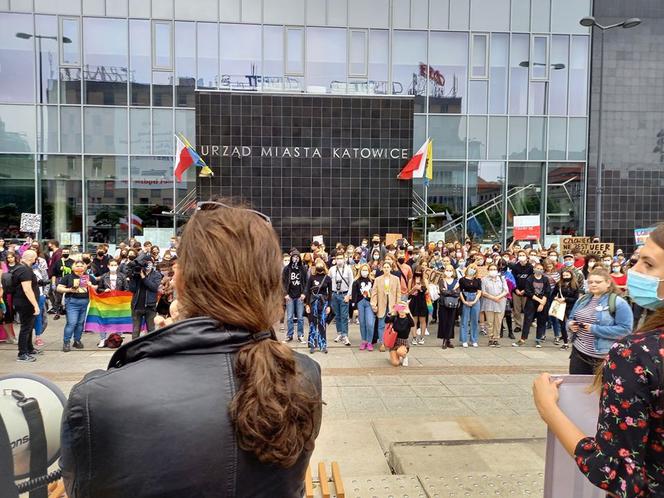 Katowice: Tłumy na proteście społeczności LGBT. "Ludzie to nie ideologia!" 
