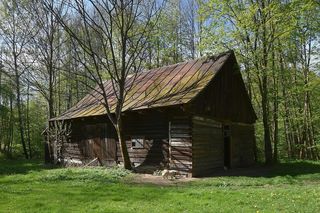 To miejsce w Małopolsce przyciąga turystów jesienią. Jego ozdobą jest unikatowy drewniany dwór
