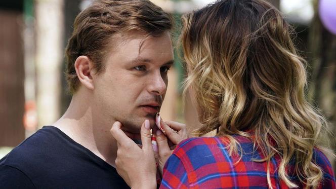 Barwy szczęścia odc. 2913: Hubert (Marek Molak), Asia Sokalska (Anna Gzyra – Augustynowicz)