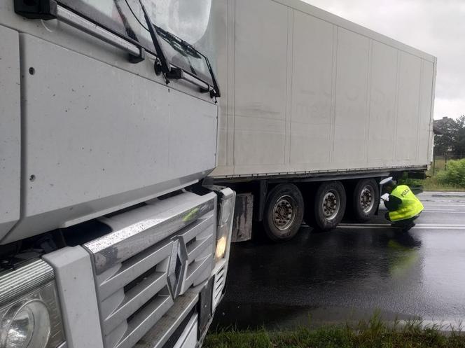 Poważny wypadek w Brzozówce niedaleko Torunia! Trzy osoby w szpitalu!