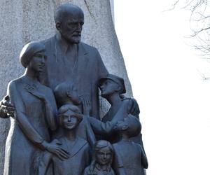 Janusz Korczak był z dziećmi do końca. Mija 80 lat od wywiezienia go do obozu zagłady