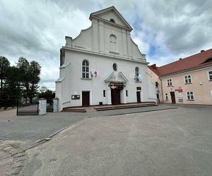 Tłumy na pogrzebie tragicznie zmarłej Mai. Kościół w Działdowie wypełniony po brzegi
