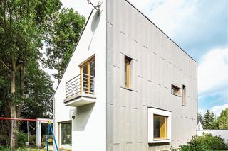 Bryła i wnętrza nietypowego domu