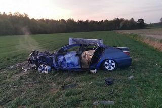 Po dachowaniu auto zapaliło się. 21-latka uratowała dwie osoby z płonącego wraku