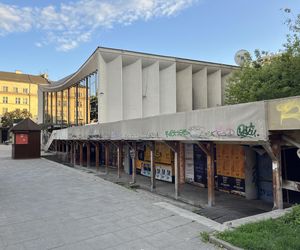 Taras między Hotelem Cracovia i Kinem Kijów. Czy nadaje się jeszcze do remontu?