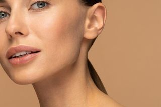 Minimalistyczny makijaż na wiosnę