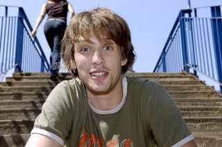 Grał w popularnych polskich serialach. Nagle porzucił aktorstwo i... został księdzem 