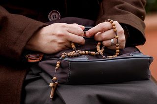 Wierni modlą się o zdrowie Papieża Franciszka