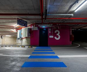 Parking podziemny pod placem Powstańców Warszawy w Warszawie