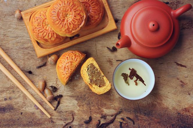 Ciasteczka księżycowe: przepis na chiński przysmak z okazji Święta Środka Jesieni