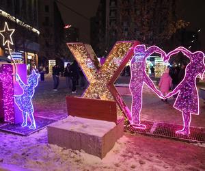 Świąteczna iluminacja na pl. Pięciu Rogów w Warszawie