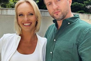 M jak miłość nowy sezon. Dorota Kawecka (Iwona Rejzner), Bartek (Arkadiusz Smoleński) na planie