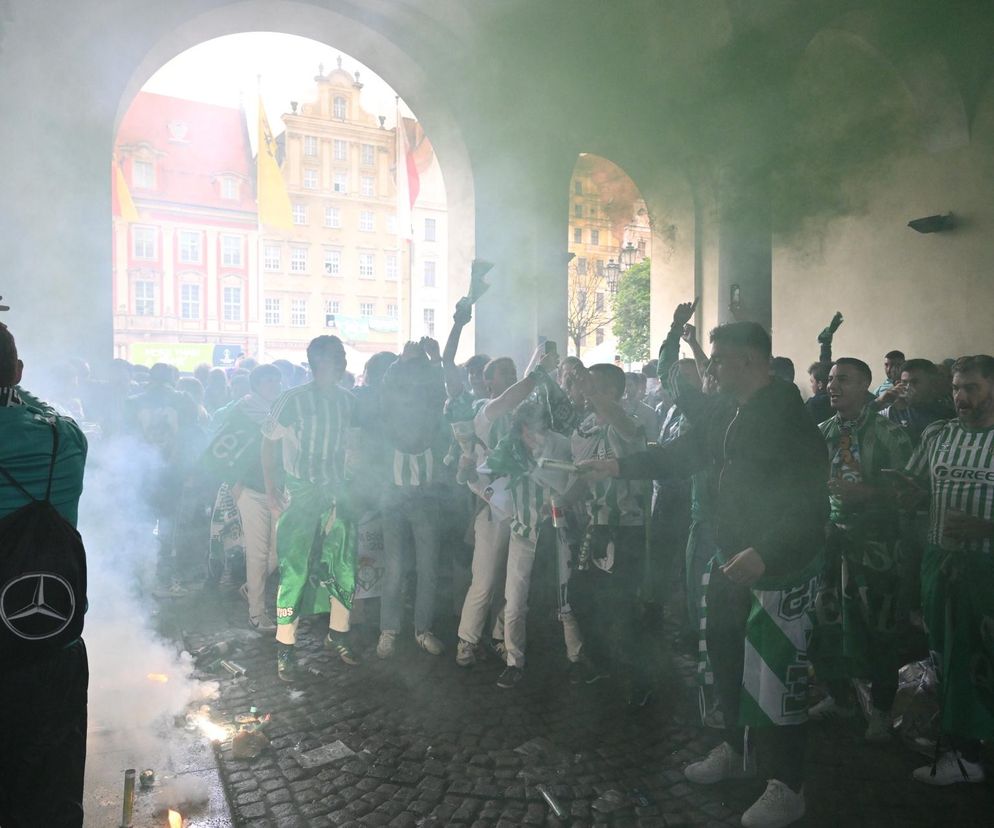 Kibice opanowali Wrocław. Tak wygląda stolica Dolnego Śląska w dniu finału Ligi Konferencji