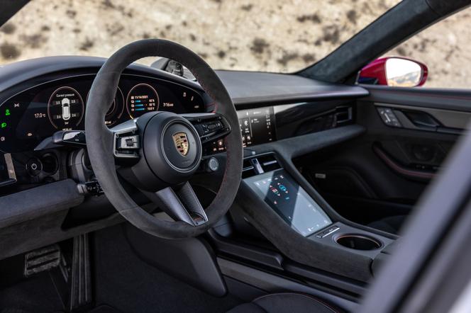 Porsche Taycan GTS Sport Turismo - wnętrze