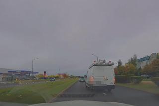 Kierowca dostał rekordowy mandat za to, co wyprawiał. Właśnie w takich sytuacjach giną piesi na pasach 