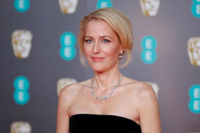 Z Archiwum X do The Crown. Ubierz się jak Gillian Anderson