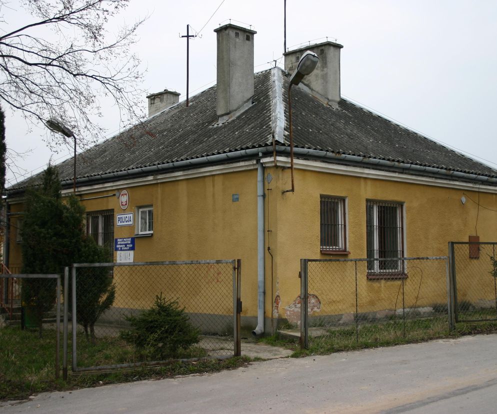 Dom z dachem krytym eternitem