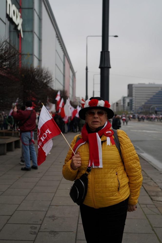Marsz Niepodległości 2025 na żywo. Relacja z Warszawy. "Chcę zobaczyć Polskę samodzielną i niezakompleksioną"