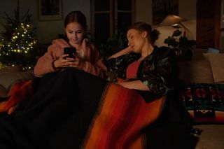 	M jak miłość odc. 1854. Natalka (Dominika Suchecka), Hania (Wiktoria Basik)