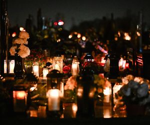 1 listopada na Cmentarzu Łostowickim w Gdańsku. Tak wygląda w dniu Wszystkich Świętych