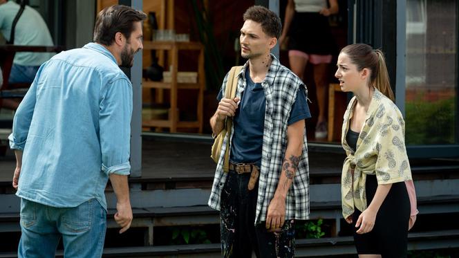 Barwy szczęścia, odcinek 2559. Luiza (Julia Zielińska), Damian (Michał Lesień-Głowacki), Aro (Martin Bogdan)