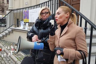 Znicze, minuta ciszy. #AniJednejWięcej w Lesznie