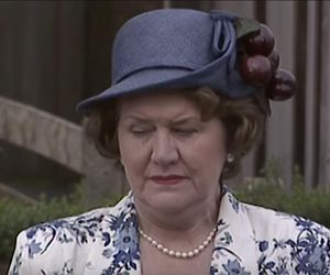 Patricia Routledge, niezapomniana Pani Bukietowa z serialu „Co ludzie powiedzą?”