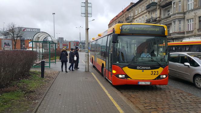 Restrykcje dla pasażerów komunikacji w Grudziądzu, a PKS zawiesza część połączeń. Sprawdź nowe zalecenia