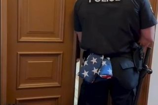 Policja w biurze Kubickiej! Jest pani aresztowana o przyjmowanie gotówki Sama to zafundowała. 