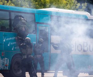 Uzbrojeni napastnicy zaatakowali na dworcu w Toruniu