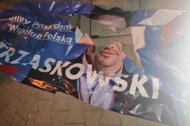   70 banerów wyborczych zniszczyli nocą w Starachowicach. Policja szuka sprawców