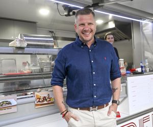 Chajzer ujawnił, ile zarabia się w jego kebabie. Chętnych brak
