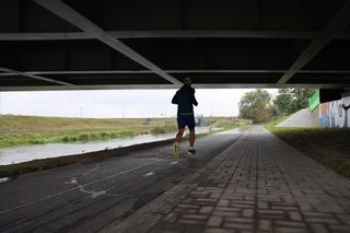 Deszczowy spacer w obiektywie. Tak się prezentuje Zalew Zemborzycki w jesiennej odsłonionie