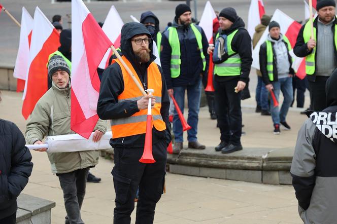 Protest rolników 20 marca w Lublinie. Przeszli ulicami miasta pod LUW
