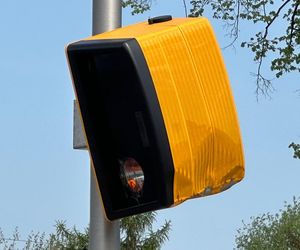 Ulubiony fotoradar warszawskich kierowców ponownie zniszczony. Działał 24 godziny