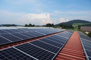 Baterie słoneczne są tu najpopularniejsze. Ten kraj to lider eko transformacji