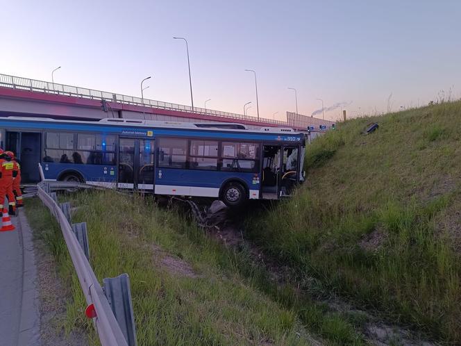 Kraksa autobusów w Nowej Hucie. Nie żyje 61-letni kierowca MPK