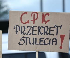 Rolnicy w stolicy przeciwko CPK. Protest przy dworcu zachodnim przed siedzibą spółki