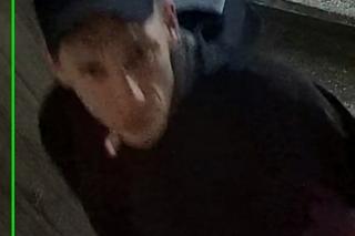 Zabierali dziecko na włamania! Policja szuka tej pary